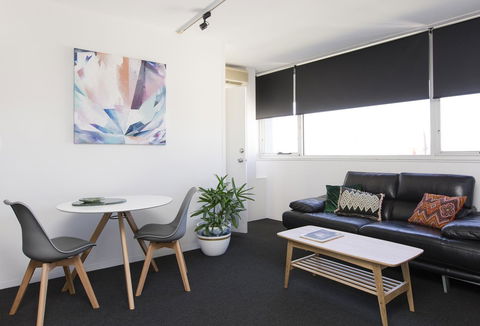 Ridge Apartment Hotel - Sunshine Coast Guide 22