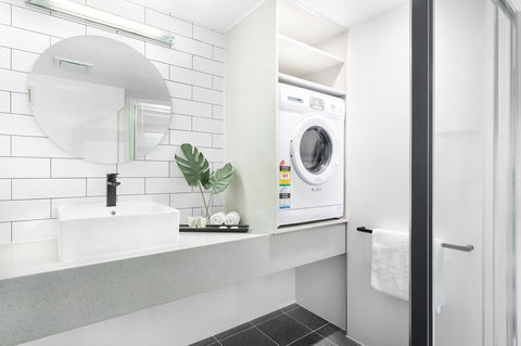 Ridge Apartment Hotel - Sunshine Coast Guide 34
