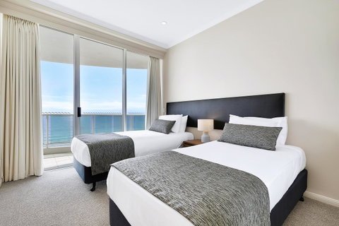 Pacific Views Resort - Sunshine Coast Guide 3