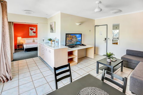 Coral Tree Inn - Sunshine Coast Guide 25