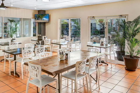 Coral Tree Inn - Sunshine Coast Guide 26