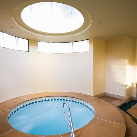 Mantra Crown Towers - Sunshine Coast Guide 12