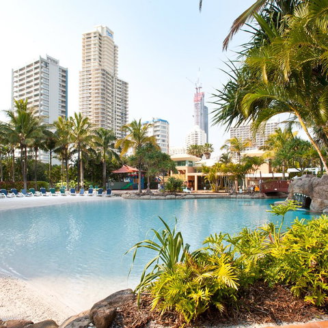 Mantra Crown Towers - Sunshine Coast Guide 0