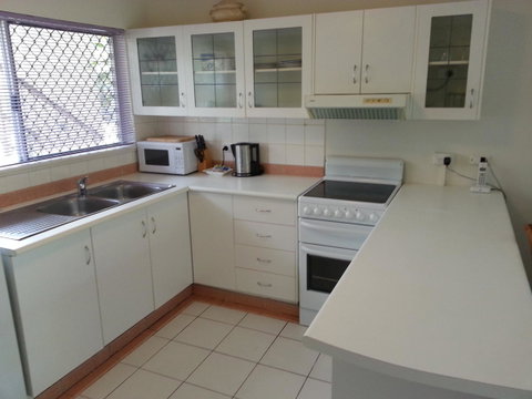 Clifton Sands Holiday Units - Sunshine Coast Guide 37