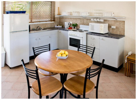 Clifton Sands Holiday Units - Sunshine Coast Guide 30