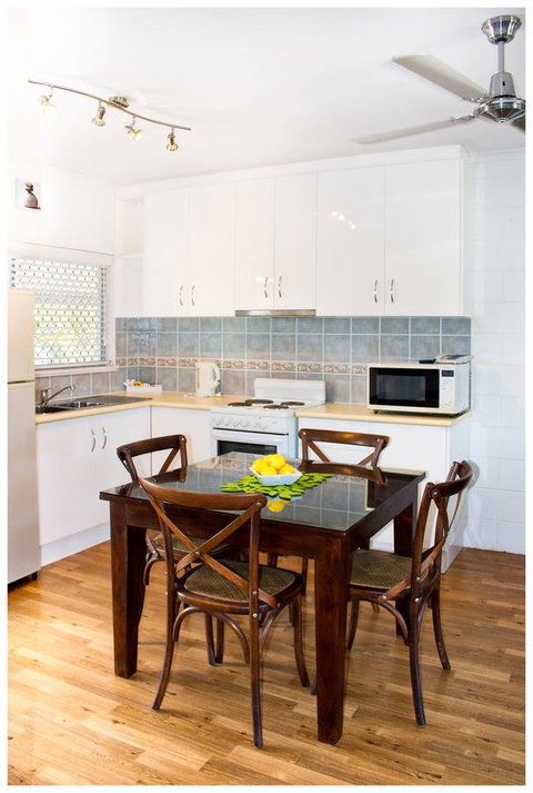 Clifton Sands Holiday Units - Sunshine Coast Guide 25