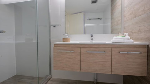 Norfolk Luxury Beachfront Apartments - Sunshine Coast Guide 15