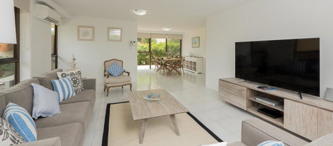 Norfolk Luxury Beachfront Apartments - Sunshine Coast Guide 10