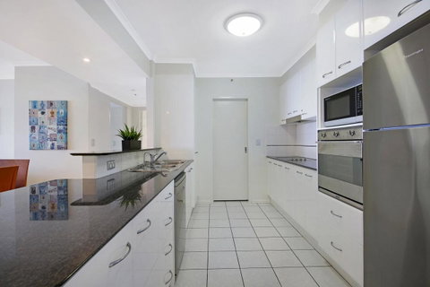 Oscar On Main Beach Resort - Sunshine Coast Guide 16