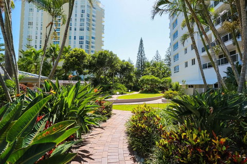 Oscar On Main Beach Resort - Sunshine Coast Guide 21