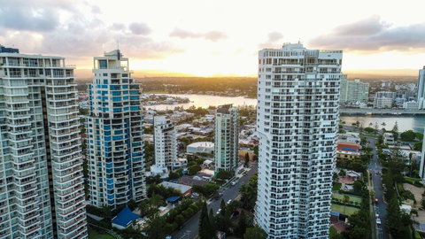 Oscar On Main Beach Resort - Sunshine Coast Guide 13