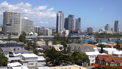 The Meriton Apartments On Main Beach - Sunshine Coast Guide 20