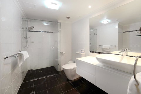 The Meriton Apartments On Main Beach - Sunshine Coast Guide 19