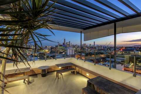 Code Apartments - Sunshine Coast Guide 2