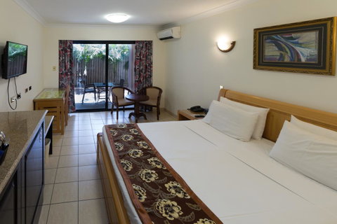 Novena Palms Motel - Sunshine Coast Guide 16
