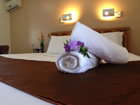 Novena Palms Motel - Sunshine Coast Guide 15