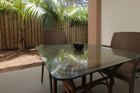 Novena Palms Motel - Sunshine Coast Guide 3