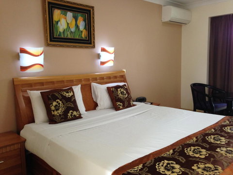 Novena Palms Motel - Sunshine Coast Guide 10