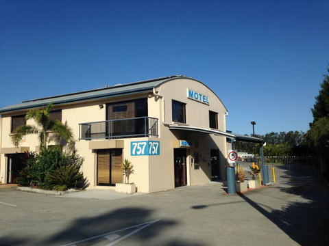 Novena Palms Motel - Sunshine Coast Guide 4