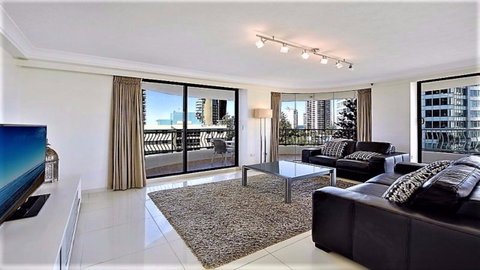 Excluza - Sunshine Coast Guide 0