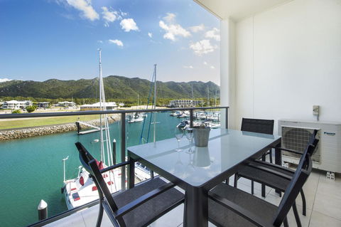 Blue On Blue Studio Room 1322 - Sunshine Coast Guide 1