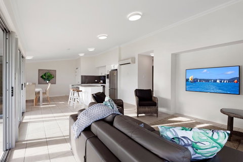 Oasis Apartments On Hamilton Island By HIHA - Sunshine Coast Guide 33