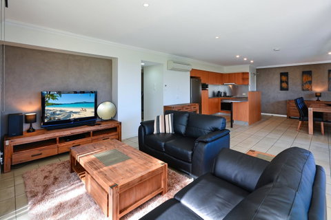 Oasis Apartments On Hamilton Island By HIHA - Sunshine Coast Guide 10