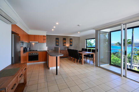 Oasis Apartments On Hamilton Island By HIHA - Sunshine Coast Guide 12