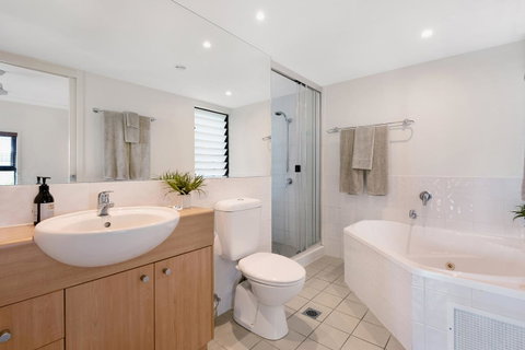 Oasis Apartments On Hamilton Island By HIHA - Sunshine Coast Guide 16
