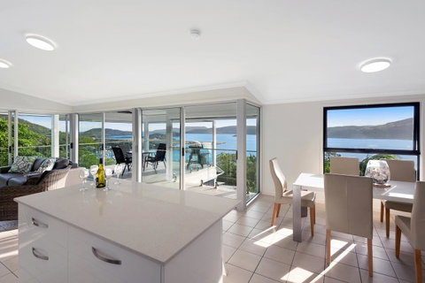 Oasis Apartments On Hamilton Island By HIHA - Sunshine Coast Guide 37