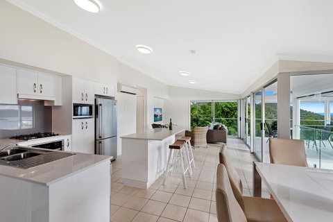 Oasis Apartments On Hamilton Island By HIHA - Sunshine Coast Guide 40