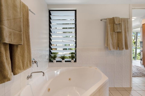 Oasis Apartments On Hamilton Island By HIHA - Sunshine Coast Guide 15