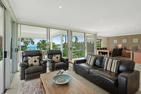 Oasis Apartments On Hamilton Island By HIHA - Sunshine Coast Guide 20