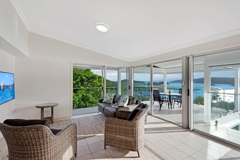 Oasis Apartments On Hamilton Island By HIHA - Sunshine Coast Guide 35