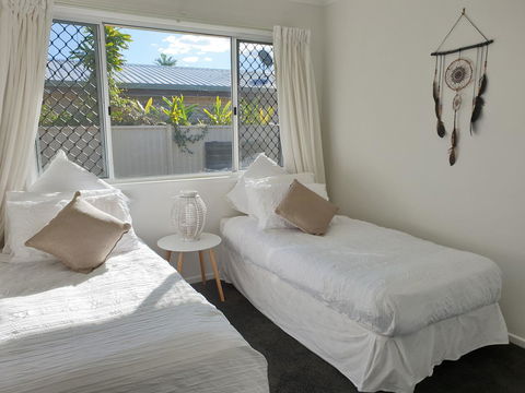 Beautiful Home- Walk To Beach-Short Drive To Noosa - Sunshine Coast Guide 5