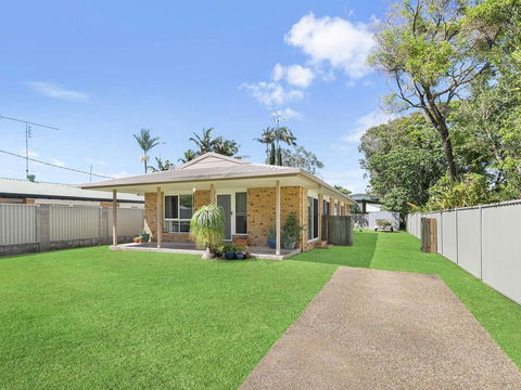Beautiful Home- Walk To Beach-Short Drive To Noosa - Sunshine Coast Guide 7