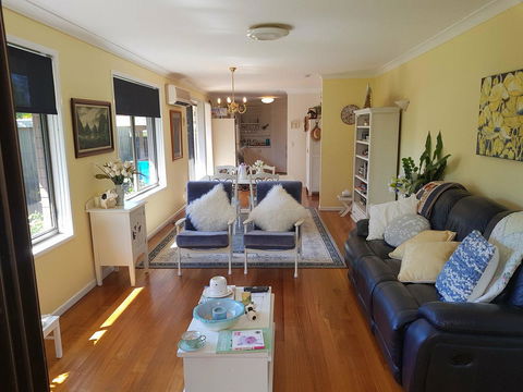 Manitzky Magic -B&B Home With Heart - Sunshine Coast Guide 10