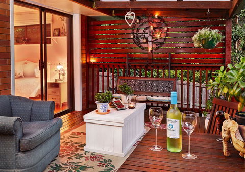 Manitzky Magic -B&B Home With Heart - Sunshine Coast Guide 2