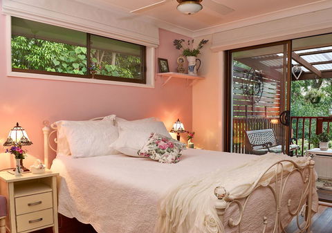 Manitzky Magic -B&B Home With Heart - Sunshine Coast Guide 0