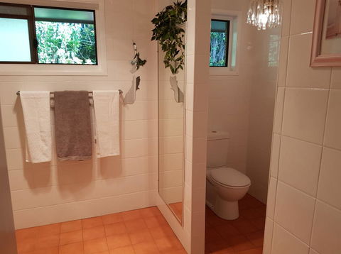 Manitzky Magic -B&B Home With Heart - Sunshine Coast Guide 6