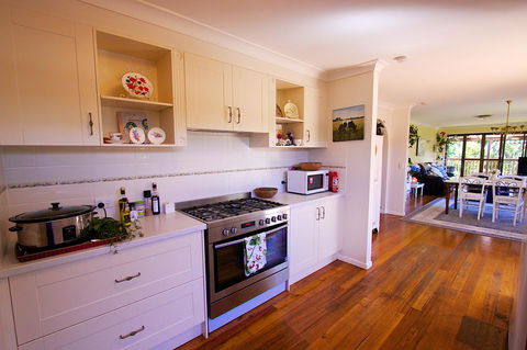 Manitzky Magic -B&B Home With Heart - Sunshine Coast Guide 15
