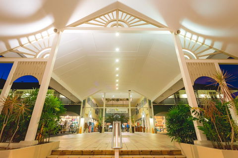 Cairns Colonial Club Resort - Sunshine Coast Guide 1