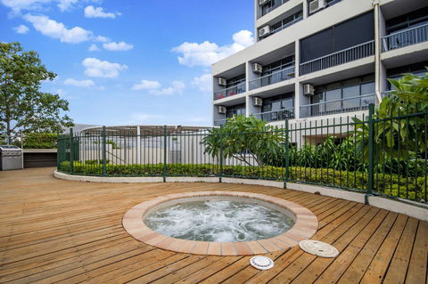 Sunshine Tower Hotel - Sunshine Coast Guide 13