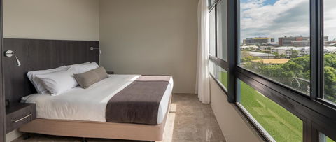 Sunshine Tower Hotel - Sunshine Coast Guide 19