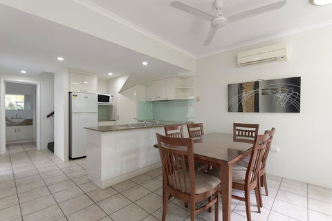 Tropical Nites Holiday Townhouses - Sunshine Coast Guide 26
