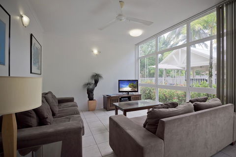 Tropical Nites Holiday Townhouses - Sunshine Coast Guide 24
