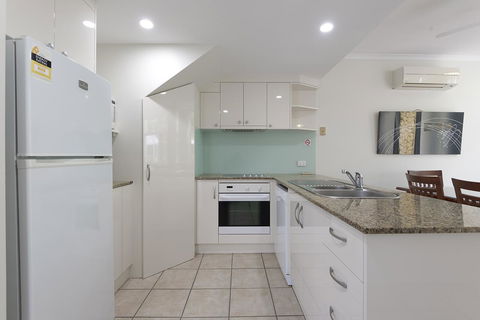 Tropical Nites Holiday Townhouses - Sunshine Coast Guide 27