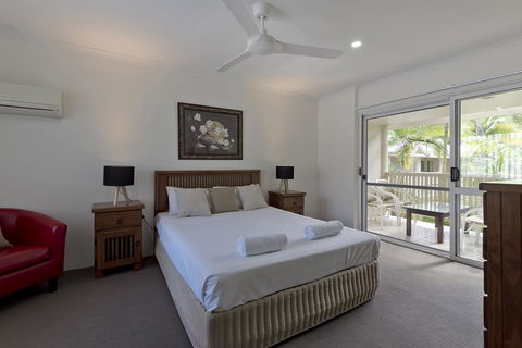 Tropical Nites Holiday Townhouses - Sunshine Coast Guide 2