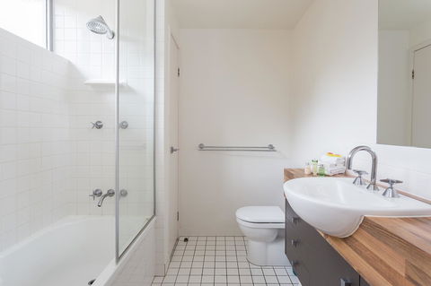 Oxygen Apartments - Sunshine Coast Guide 24