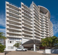Broadbeach Savannah Resort - Sunshine Coast Guide
